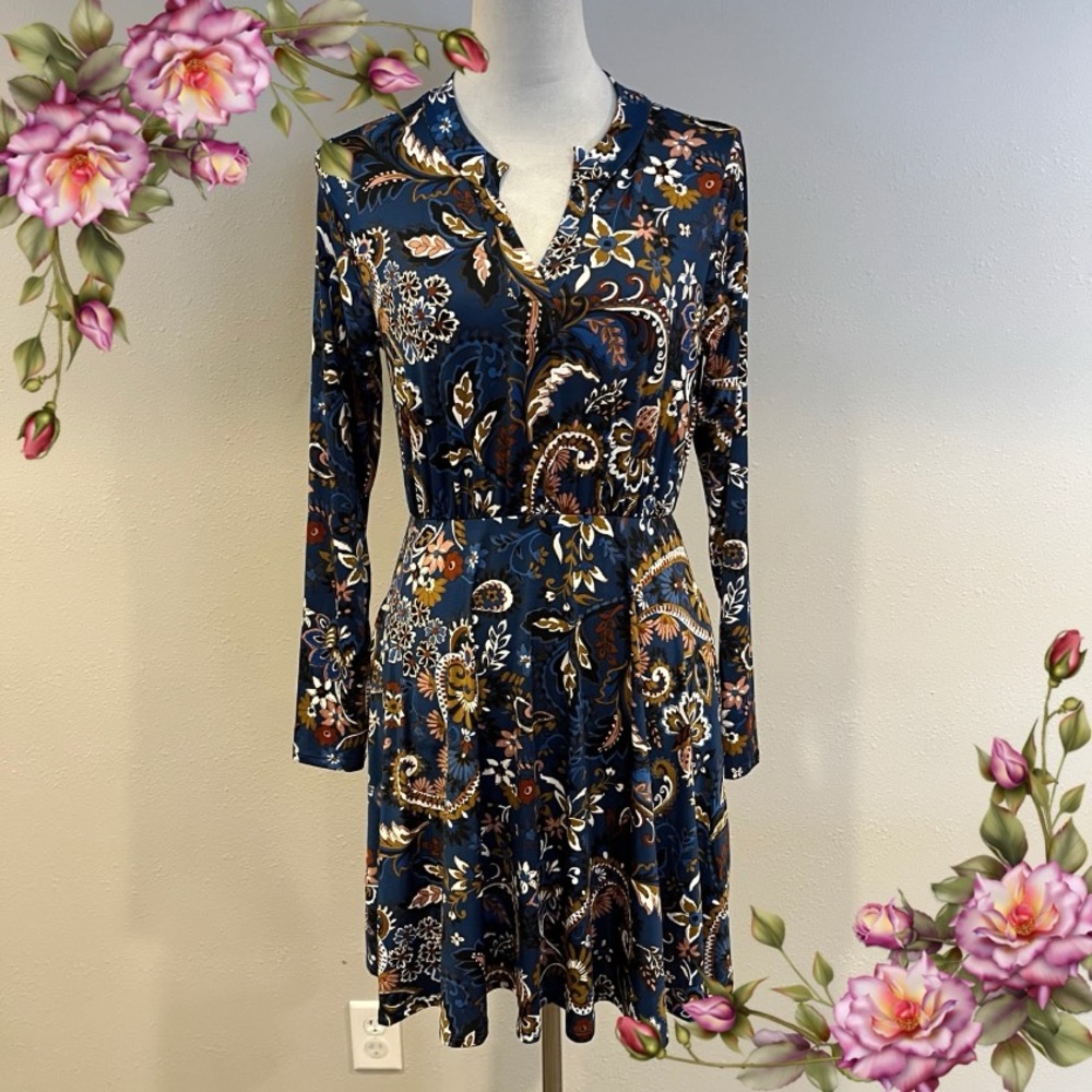 Light weight Paisley Print long sleeve stretchy mini Dress size small